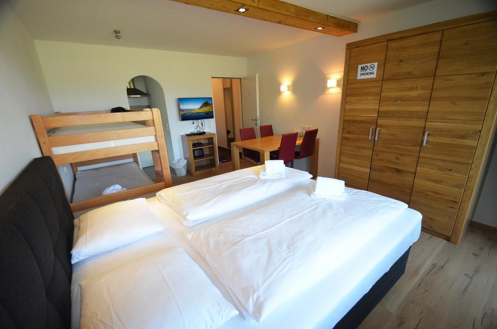 Deluxe Studio Kaprun By All In One Apartments Habitación foto